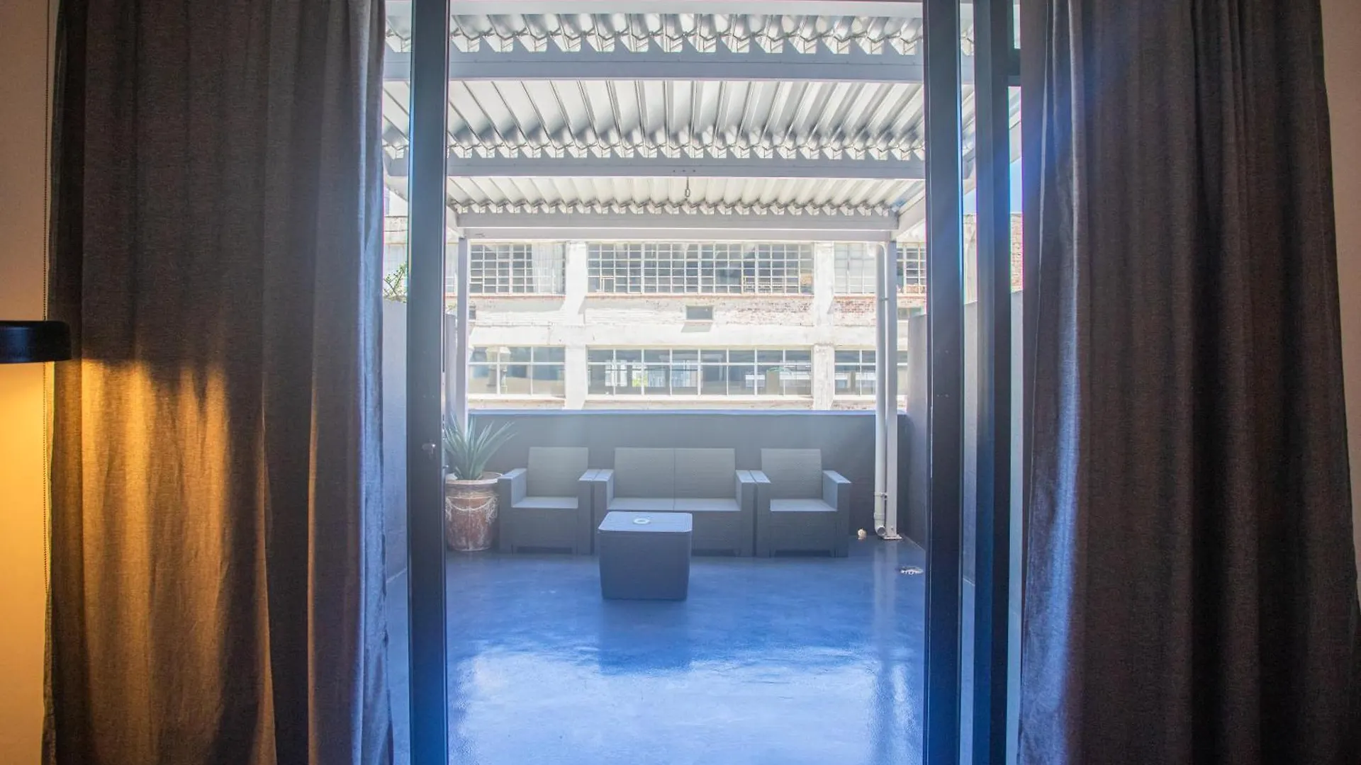 Four Seasons - Stunning Apartment In The Heart Of Town! Cape Town