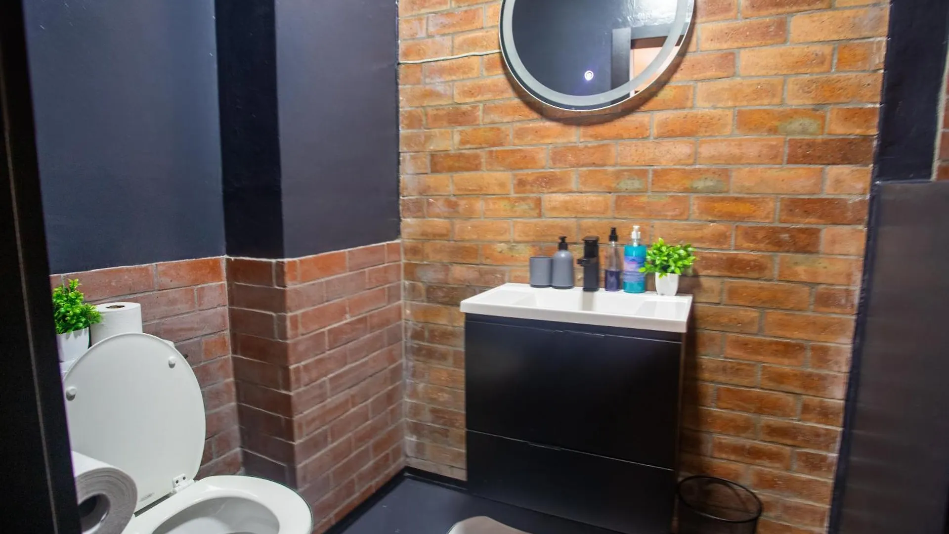 Four Seasons - Stunning Apartment In The Heart Of Town! Cape Town