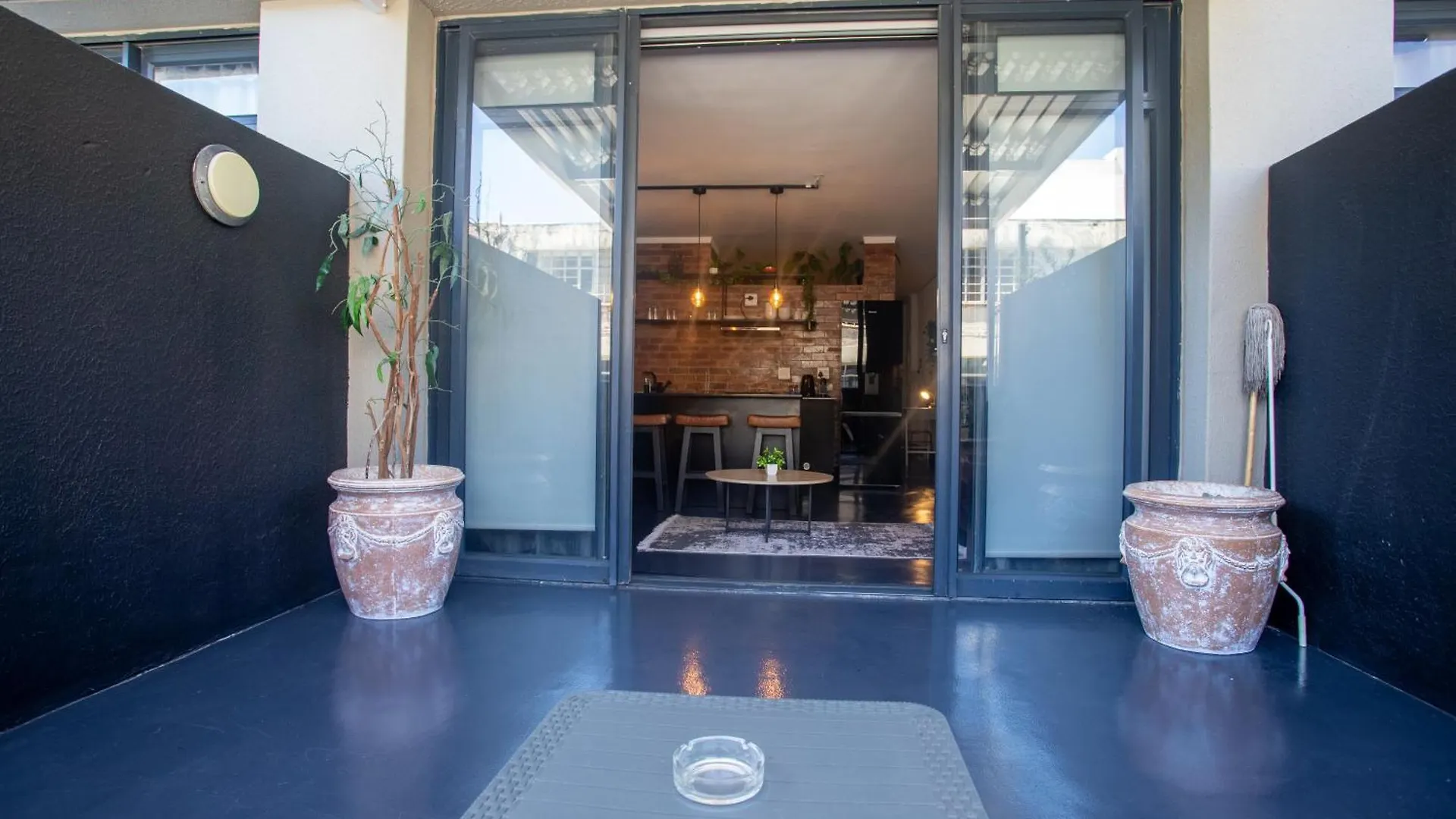 Four Seasons - Stunning Apartment In The Heart Of Town! Cape Town 0*,